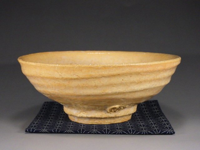 故 渋谷泥詩（萩焼 枇杷色釉抹茶茶碗）