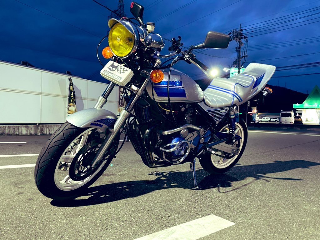 この外装買ってくれる子おらんのんかな？リアフェンダーとかサブ